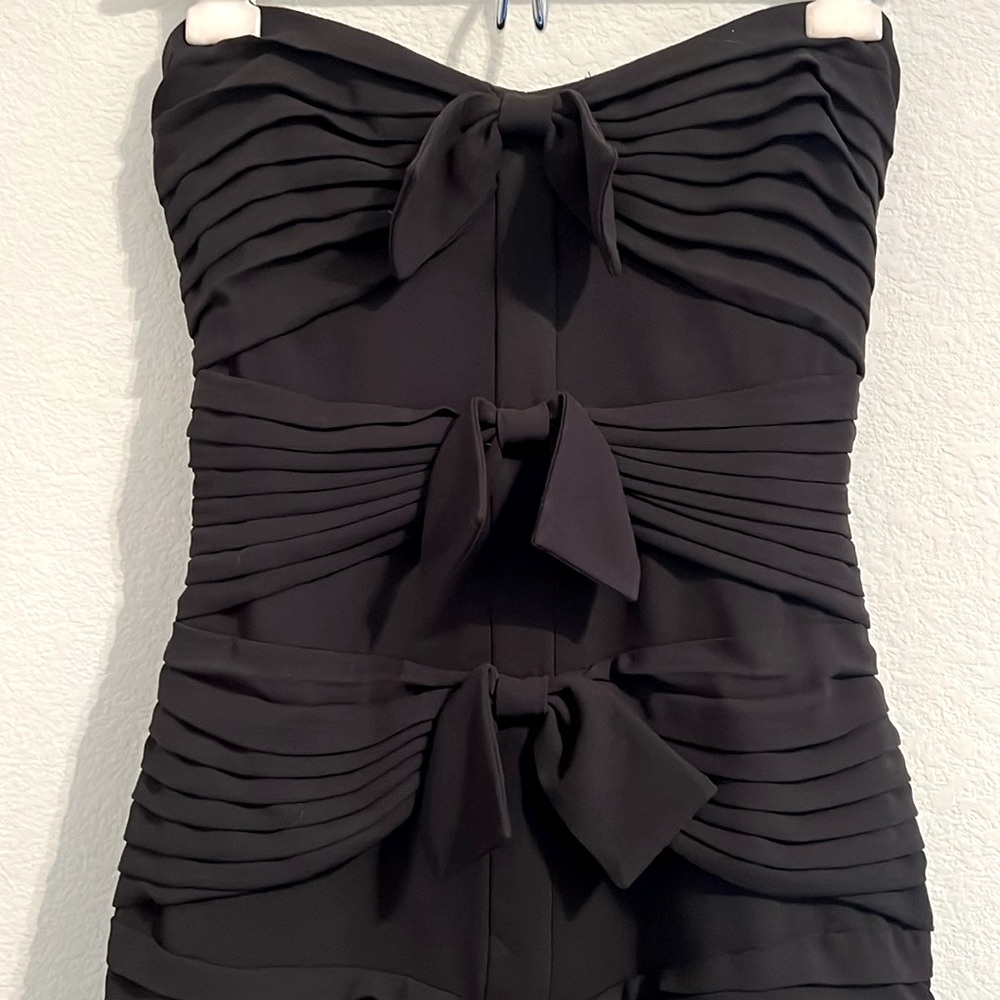 NWT BCBG Strapless Dress w/ Front Bow detail | BLK • Size 0